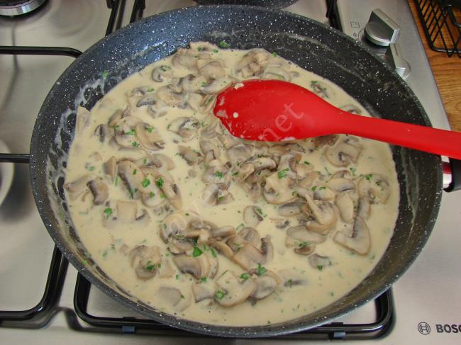 Mantarlı Kremalı Makarna - Yapılışı (10/16) 