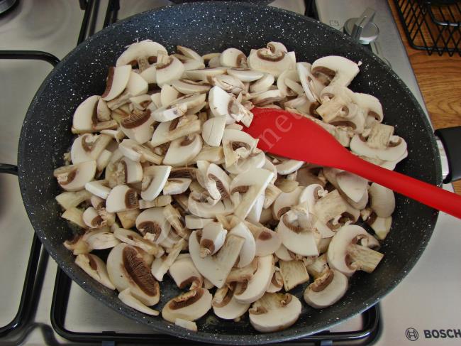 Mantarlı Kremalı Makarna - Yapılışı (5/16) 