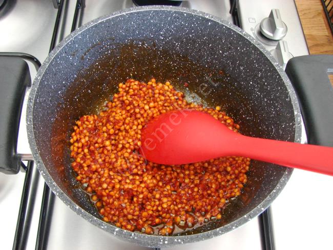 Mercimekli Tarhana Çorbası - Yapılışı (7/12) 