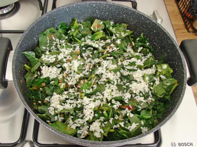 Pirinçli Ispanak Yemeği - Yapılışı (7/12) 