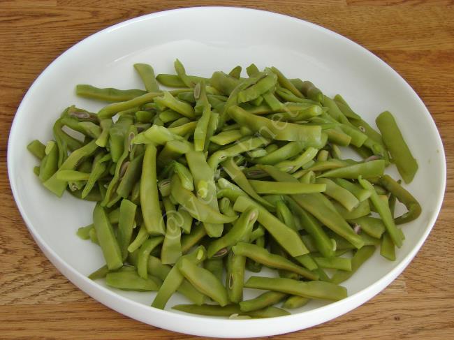 Tavuklu Taze Fasulye Salatası - Yapılışı (5/12) 