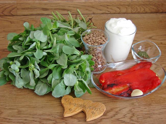 Yoğurtlu Mercimekli Semizotu Salatası - Yapılışı (1/12) 