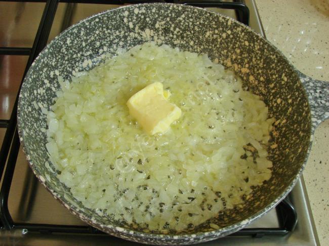 Bütün Mantar Kavurması - Yapılışı (3/8) 