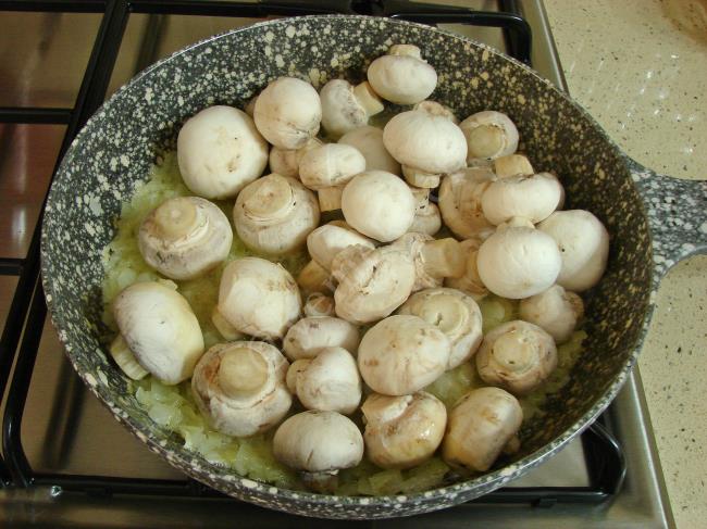 Bütün Mantar Kavurması - Yapılışı (4/8) 