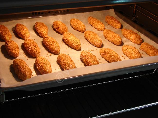 Cevizli Susamlı Tuzlu Kurabiye - Yapılışı (10/12) 