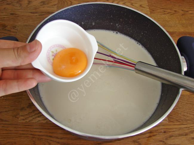 Çikolata Soslu Muhallebi - Yapılışı (4/16) 