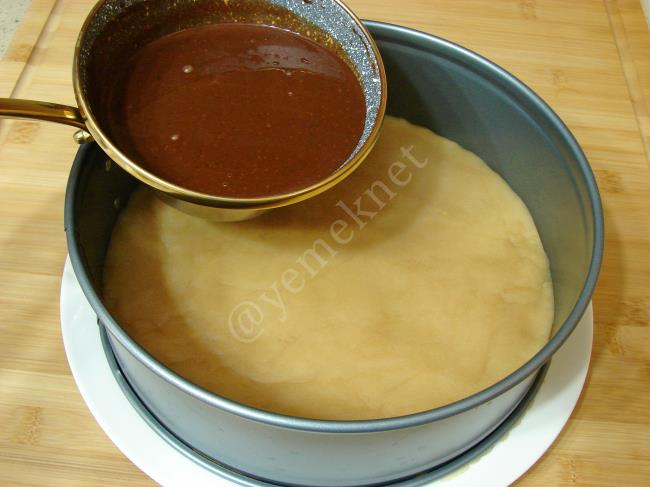 Çikolata Soslu Un Helvası - Yapılışı (12/16) 