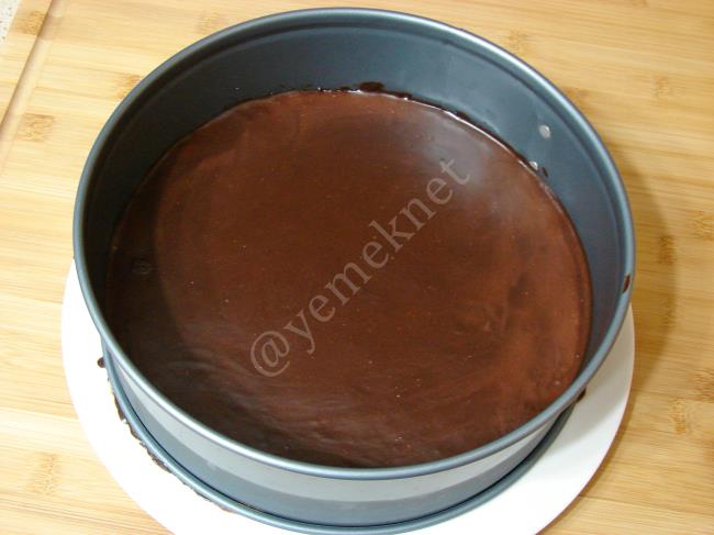 Çikolata Soslu Un Helvası - Yapılışı (13/16) 