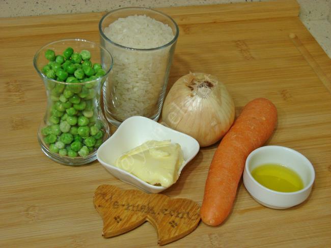 Havuçlu Bezelyeli Pilav - Yapılışı (1/16) 