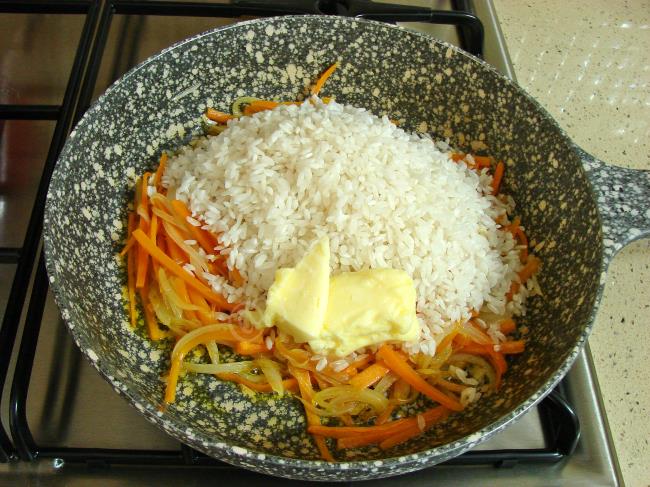 Havuçlu Bezelyeli Pilav - Yapılışı (8/16) 