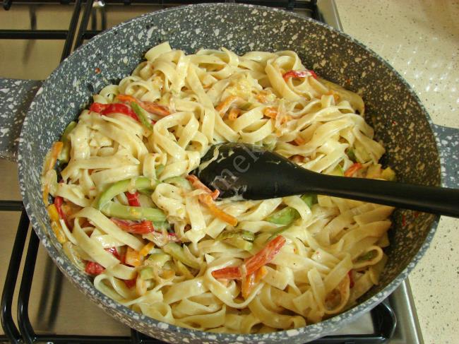 Kremalı Sebzeli Makarna - Yapılışı (13/16) 