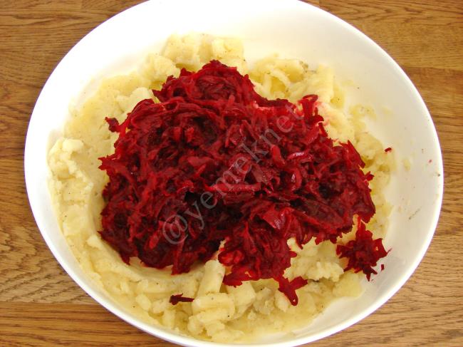 Pancarlı Patates Salatası - Yapılışı (6/16) 