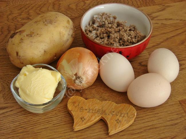 Patatesli Kıymalı Yumurta - Yapılışı (1/12) 