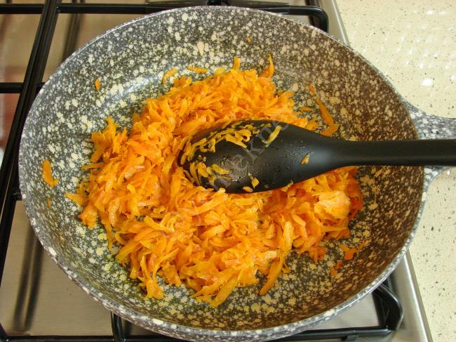 Havuçlu Brokoli Salatası - Yapılışı (4/12) 