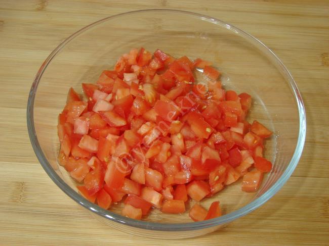 Mercimekli Çoban Salatası - Yapılışı (3/8) 