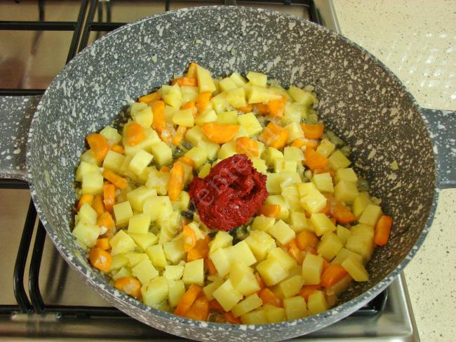 Sebzeli Yeşil Mercimek Yemeği - Yapılışı (8/16) 