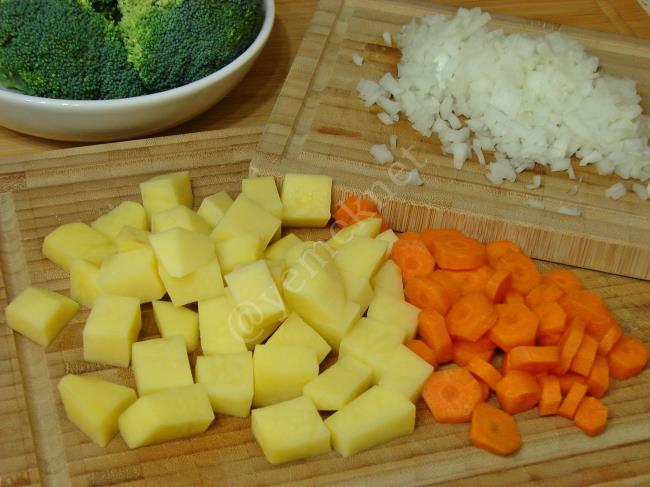 Brokoli Yemeği - Yapılışı (3/12) 