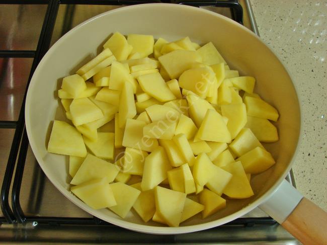 Pırasalı Patates Graten - Yapılışı (3/16) 