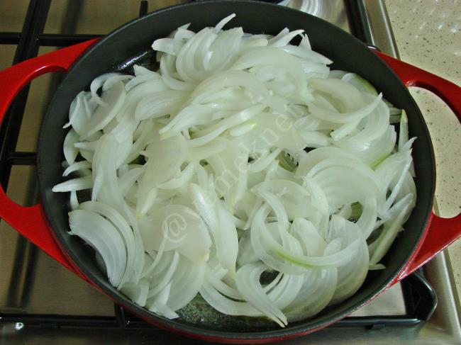 Soğanlı Yumurta Kapama - Yapılışı (4/12) 