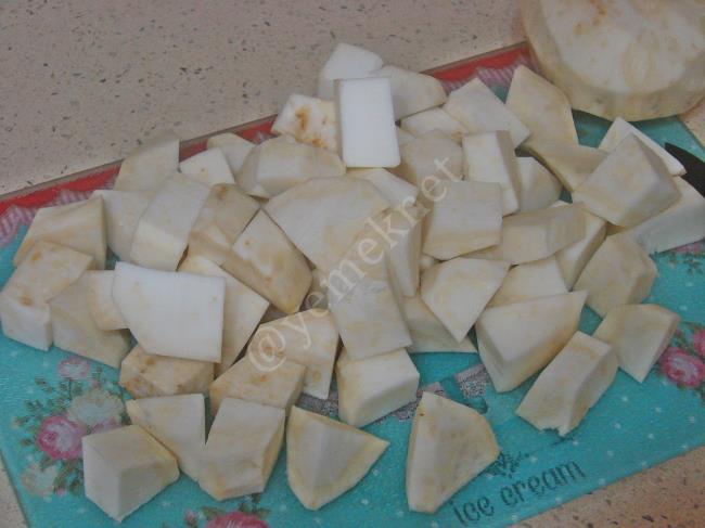 Zeytinyağlı Ayvalı Kereviz - Yapılışı (2/12) 