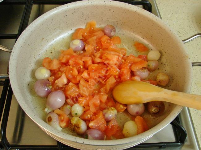 Fırında Sebzeli Misket Köfte - Yapılışı (10/16) 