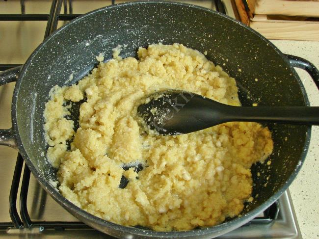 Helvacı Ali İrmik Helvası - Yapılışı (5/12) 