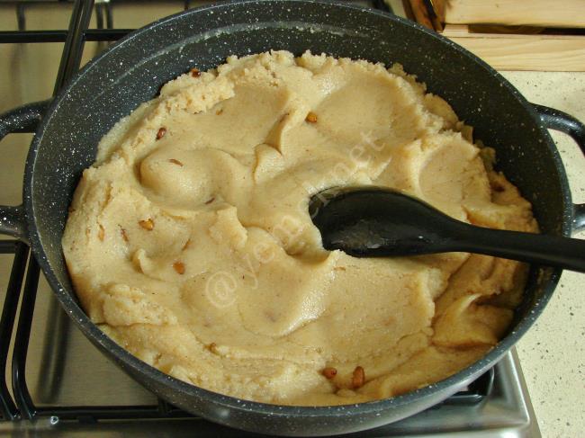 Helvacı Ali İrmik Helvası - Yapılışı (8/12) 