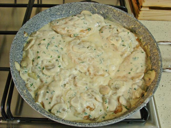 Mantar Soslu Tavuk Bonfile - Yapılışı (12/16) 