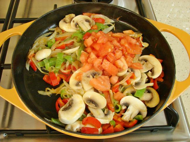 Sebzeli Yumurta - Yapılışı (6/12) 