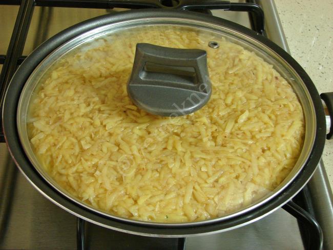 Unsuz Börek - Yapılışı (10/16) 