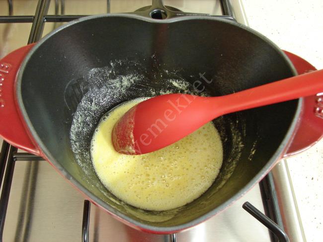 Yoğurtlu Mısır Unu Çorbası - Yapılışı (3/12) 