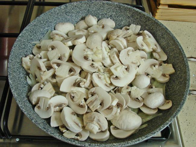 Patates Püreli Mantar Sote - Yapılışı (5/16) 