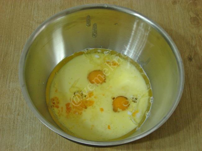 Peynirli Zeytinli Tuzlu Kek - Yapılışı (2/12) 