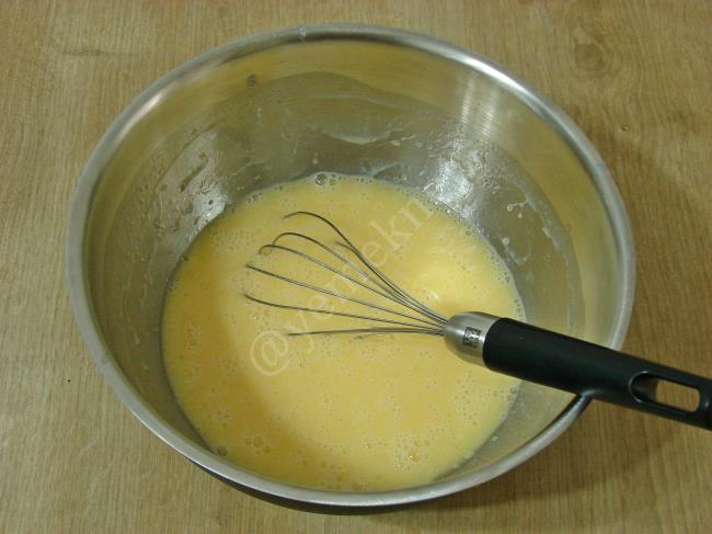 Peynirli Zeytinli Tuzlu Kek - Yapılışı (3/12) 