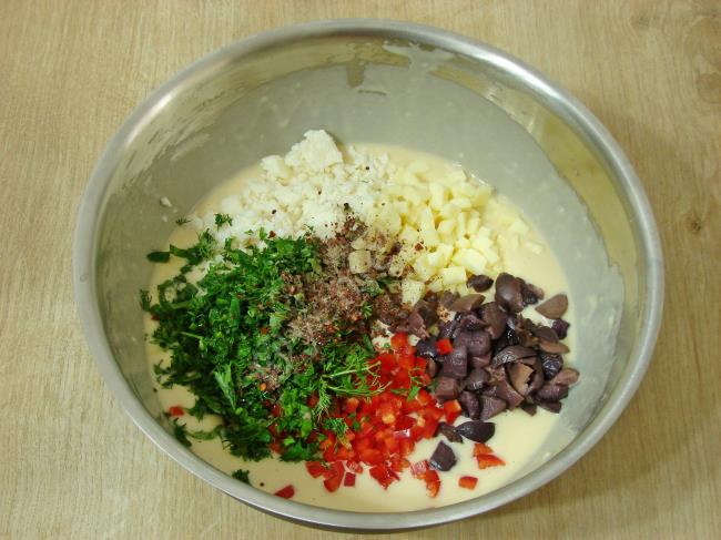 Peynirli Zeytinli Tuzlu Kek - Yapılışı (6/12) 