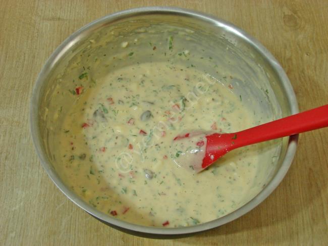 Peynirli Zeytinli Tuzlu Kek - Yapılışı (7/12) 