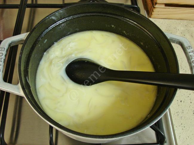 Sütlü Soğan Çorbası - Yapılışı (8/12) 