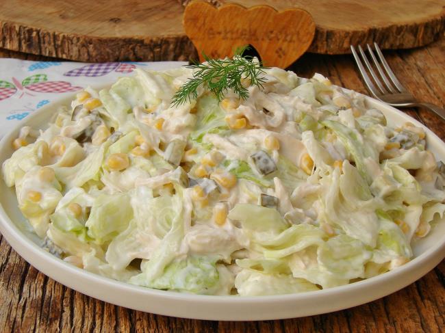 Ana Yemek Doyuruculuğunda, Hafif Ve Çok Lezzetli : Tavuklu Göbek Marul Salatası