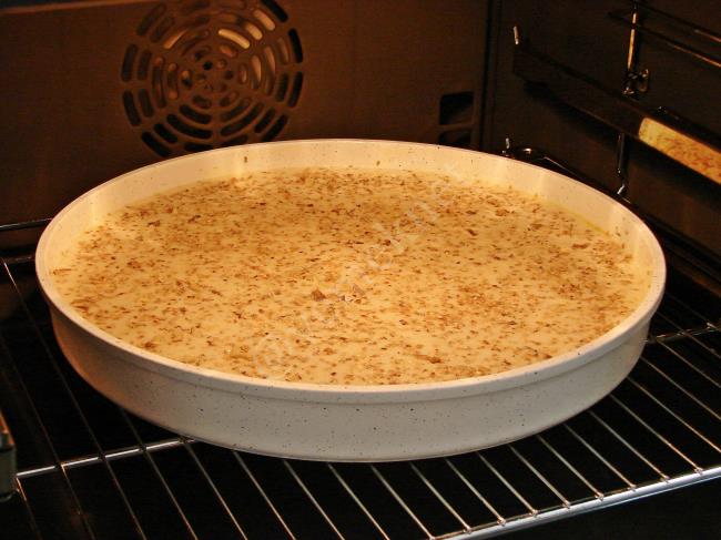 Cevizli Tepsi Keki - Yapılışı (10/12) 