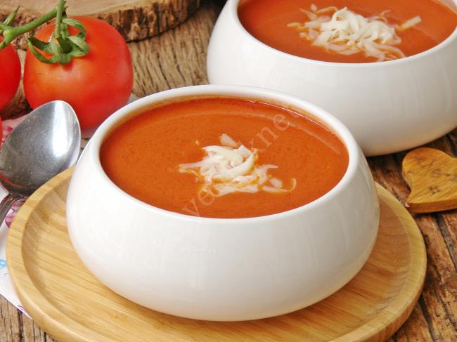 Make This Delicious Soup In Just 15 Minutes With No Effort : Easy Tomato Soup