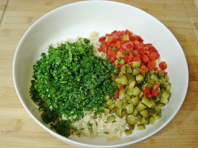 Pancarlı Arpa Şehriye Salatası - Yapılışı (6/12) 