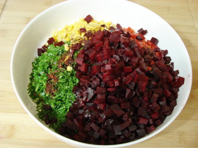 Pancarlı Arpa Şehriye Salatası - Yapılışı (7/12) 