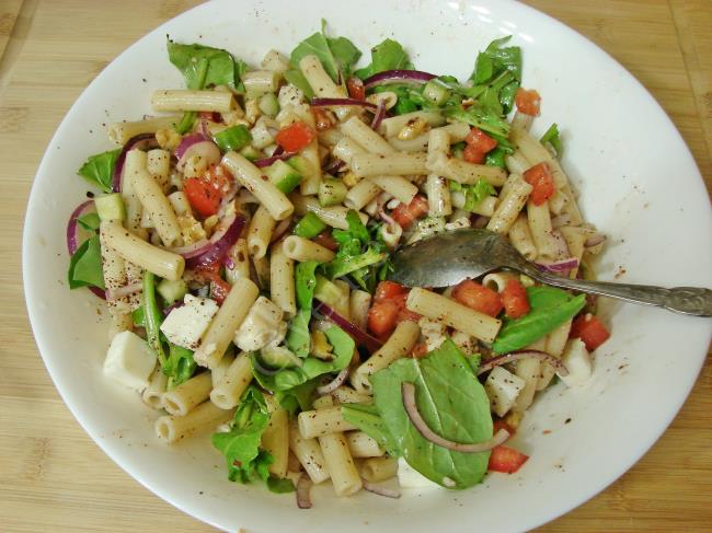 Rokalı Makarna Salatası - Yapılışı (6/8) 