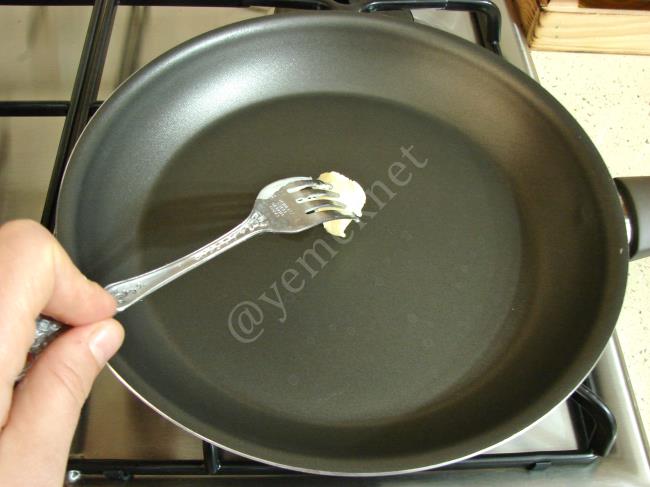 Yoğurmadan Lavaş Ekmeği - Yapılışı (5/12) 