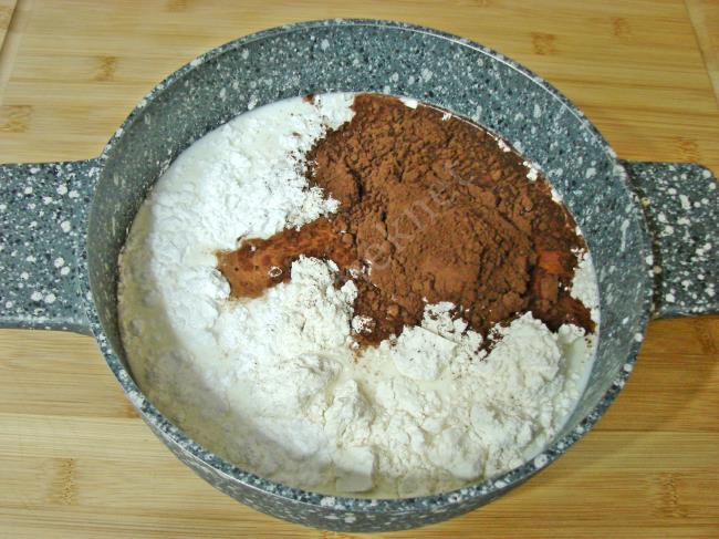 Bebe Bisküvili Pasta - Yapılışı (3/12) 