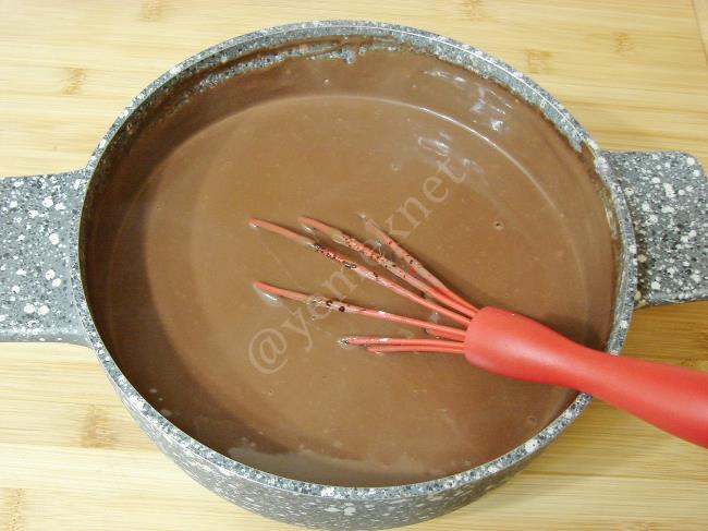 Bebe Bisküvili Pasta - Yapılışı (6/12) 