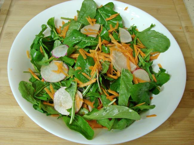 Havuçlu Turplu Roka Salatası - Yapılışı (6/8) 