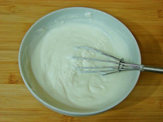 Kahvaltılık Yoğurtlu Yumurta - Yapılışı (5/12) 