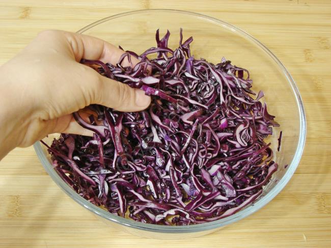 Karışık Lahana Salatası - Yapılışı (5/12) 