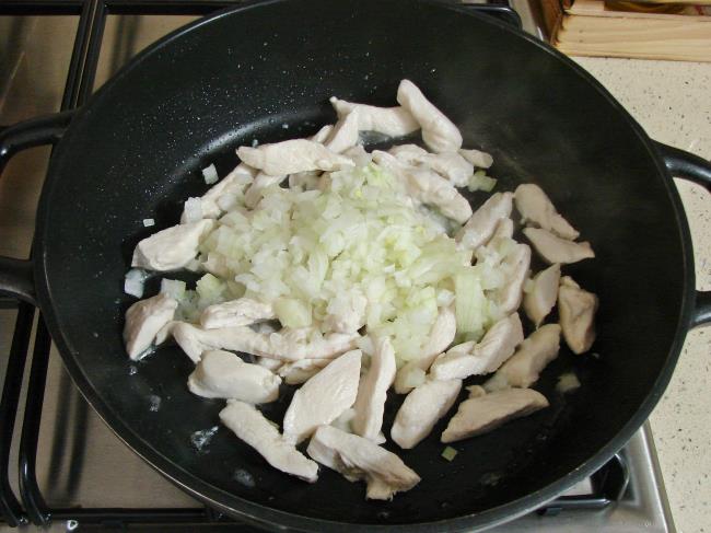 Kremasız Köri Soslu Makarna - Yapılışı (4/12) 